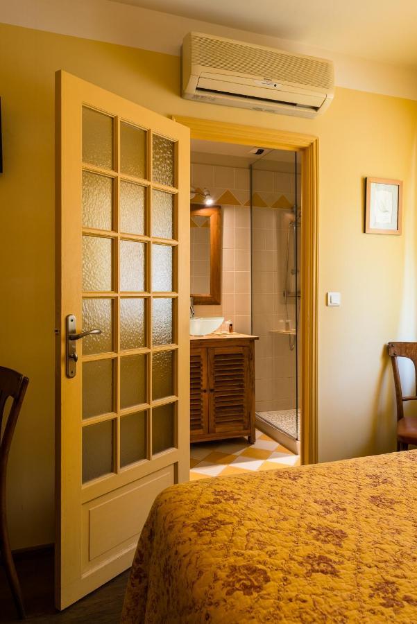 Hôtel MAS VIDAU Saint-Étienne-du-Grès Extérieur photo
